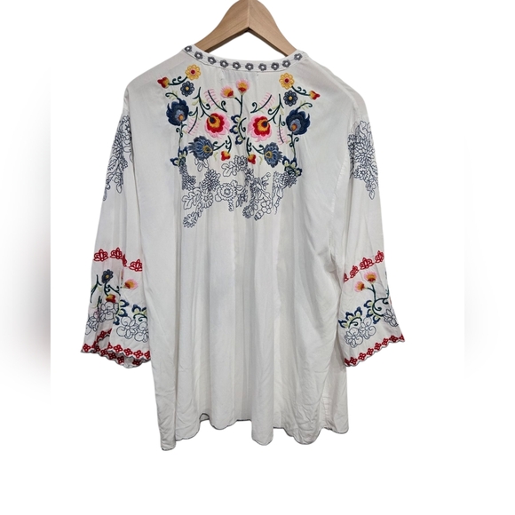 St Lareina White Floral Embroided Boho Tunic Blouse XXL - Picture 2 of 5